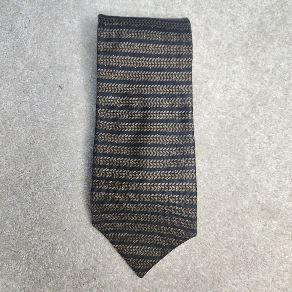 DKNY 100% Silk Black and Gold Patterned Tie - Picture 1 of 8